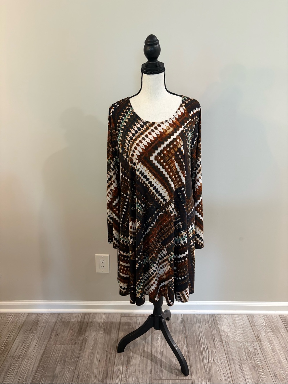 Karen Kane Brown Geometric Long-Sleeve Swing Dress